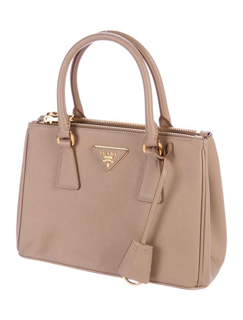 prada saffiano galleria tote|Prada saffiano lux mini.